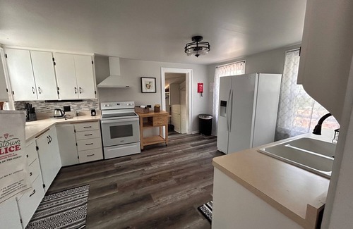 Sheboygan House | Pet friendly, freshly renovated, 5 minute walk to beach in the heart of the city