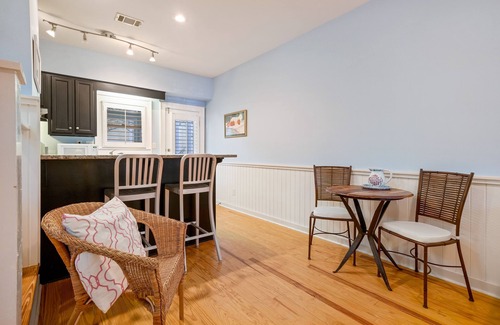 Seaside House | Pet-Friendly Guest Cottage in Great Location, Seaside, FL + 2 Adult Bikes!