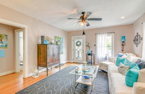 San Jacinto House | Pet-Friendly Galveston Bungalow, half Mi to Beach!