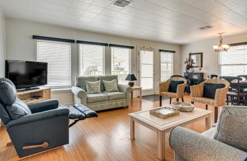 Bermuda Beach House | Pet-Friendly Galveston Home - Walk to Beaches!