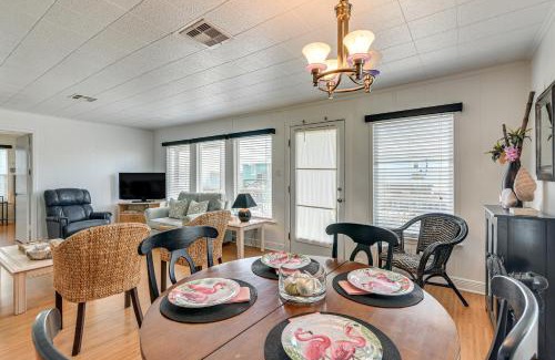 Bermuda Beach House | Pet-Friendly Galveston Home - Walk to Beaches!