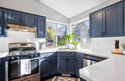 West Valley House | Pet Friendly-Game Room- BBQ