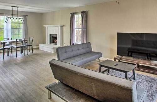 Garland House | Pet-Friendly Garland Vacation Rental w/ Backyard!
