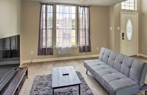 Garland House | Pet-Friendly Garland Vacation Rental w/ Backyard!