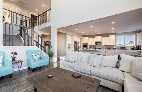 Commerce City House | Pet Friendly Getaway!