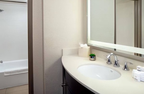 Camelback East Hotel | Pet-Friendly Getaway with Outdoor Pool and Relaxing Outdoor Space