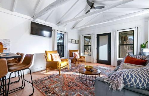 Ingram House | Pet-Friendly Glamping Cabin, with River Access in Ingram, Texas