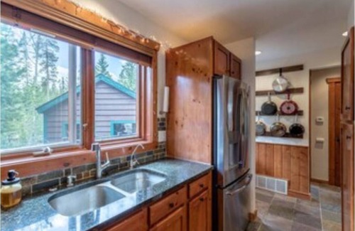 Grand Lake Cabin | Pet-friendly Grand Lake Retreat with a Hot Tub