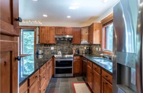 Grand Lake Cabin | Pet-friendly Grand Lake Retreat with a Hot Tub
