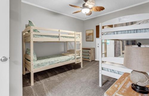 Acworth House | Pet Friendly Group Getaway with Grill and Deck