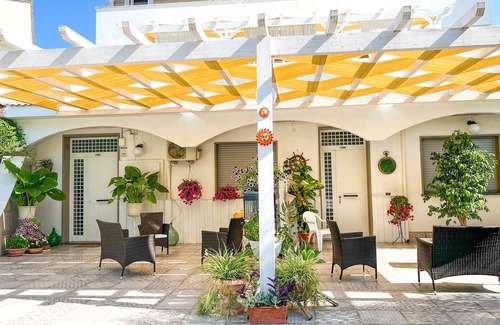 Leporano House | Pet-Friendly Holiday Home "A casa di Pietro Due" with Sea View, Garden & Wi-Fi