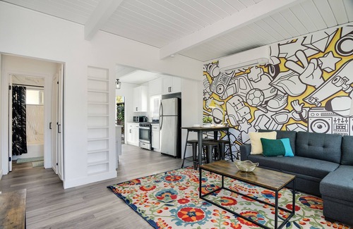 Lincoln Acres Apartment | Pet-Friendly Haven Scenic Views Near Downtown SD
