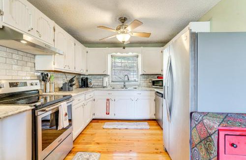 Hiawassee House | Pet-Friendly Hiawassee Cabin with Lake Views and Sauna