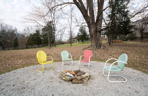 Nashville Cottage | Pet friendly historic home in Downtown Nashville!