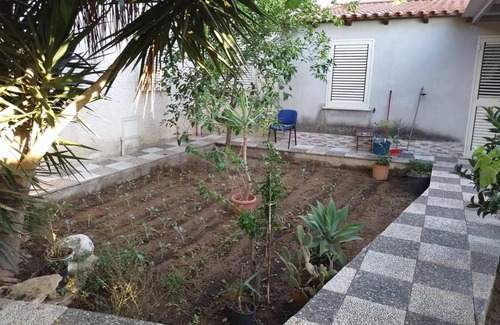 Triscina House | Pet-Friendly 'Holiday Home in Triscina' with Garden & Wi-Fi