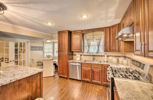 Meadowbrook House | Pet-Friendly Home ~ 6 Mi to Downtown Fort Worth!
