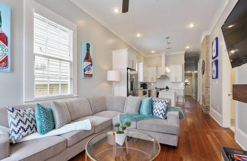 West Riverside House | Pet-Friendly Home Base in the Irish Channel