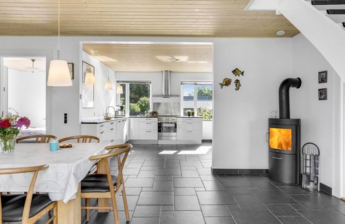 Hvidbjerg Strand House | Pet friendly home in Børkop with WiFi