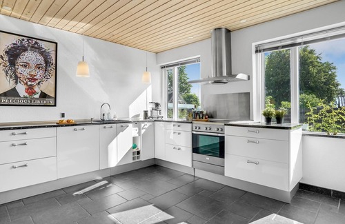 Hvidbjerg Strand House | Pet friendly home in Børkop with WiFi