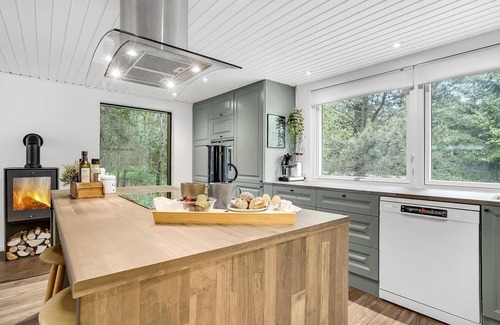 Hou House | Pet friendly home in Hals with kitchen