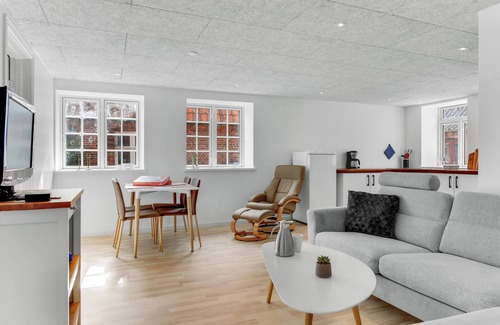Hojer House | Pet friendly home in Højer with kitchen