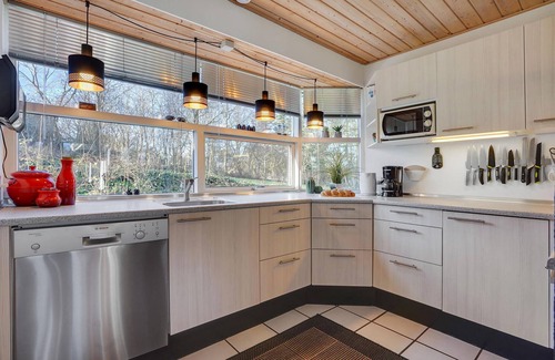 Skødshoved Strand House | Pet friendly home in Knebel with sauna