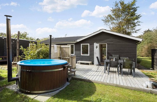 Spøttrup House | Pet friendly home in Spøttrup with WiFi