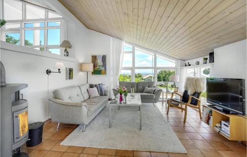 Grønninghoved Strand House | Pet Friendly Home In Sjølund With Sauna