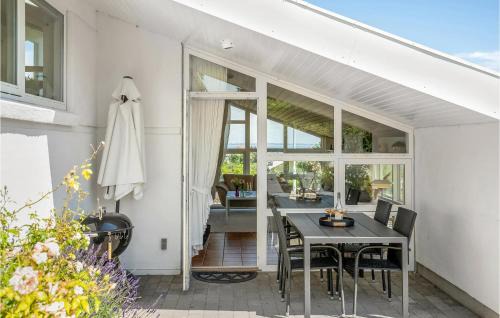 Grønninghoved Strand House | Pet Friendly Home In Sjølund With Sauna