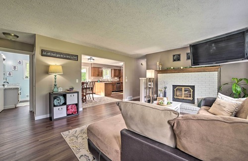 Johannesburg House | Pet-Friendly Home w/Hot Tub in Northern Michigan!