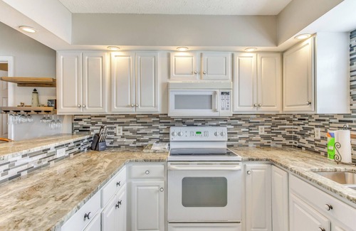 Myrtle Beach House | Pet-Friendly Home w/Fire Pit in Myrtle Beach