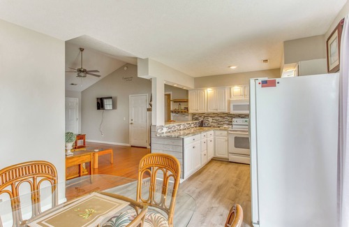 Myrtle Beach House | Pet-Friendly Home w/Fire Pit in Myrtle Beach