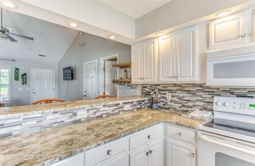 Myrtle Beach House | Pet-Friendly Home w/Fire Pit in Myrtle Beach