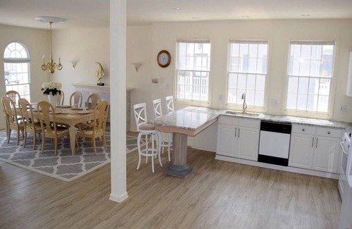 Townsend's Inlet Condo | Pet Friendly Home that sleeps 10-12 in Sea Isle City
