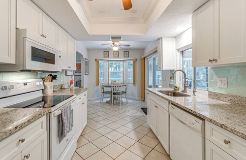 South Venice House | Pet-Friendly Home w/Pool, Close to Venice Beaches