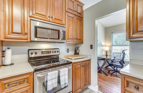 Pensacola House | Pet-Friendly Home w/Yard - 8 Mi to Perdido Keys!