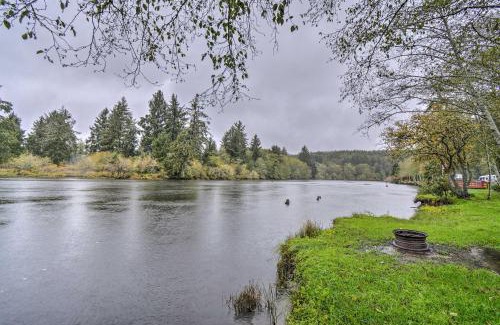 Aberdeen House | Pet-Friendly Hoquiam Cottage Near River Access!