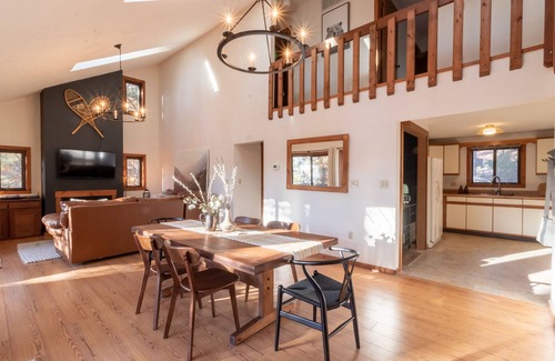 Basye Cabin | Pet Friendly, Hot Tub, Grill, Fire Pit, Bryce Resort, Golfing, Hiking