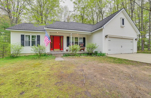 Kalkaska House | Pet-Friendly Kalkaska Home ~ 19 Mi to Torch Lake!