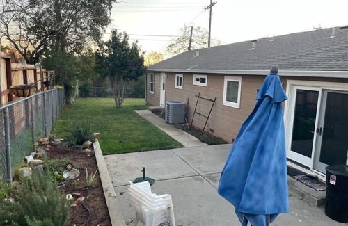 Auburn House | Pet Friendly, King bed 4 Rooms Sleeps 10