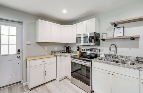 Ashley Oaks Apartment | Pet-Friendly Knoxville Apartment ~ 11 Mi to UT!