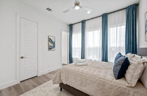 Dallas Apartment | Pet-Friendly l Brand New Space l Downtown