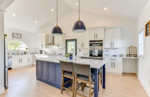 Mount Mourne House | Pet-Friendly Lake Norman Retreat with Deck and Grill
