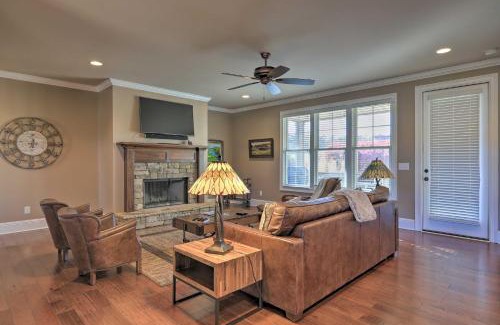 Reynolds Landing House | Pet-Friendly Lake Oconee Home in Gated Community!