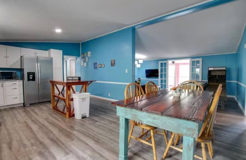Crane Hill House | Pet Friendly! Lakefront-4 bed, 2 bath house on Smith Lake- Crooked Creek Retreat