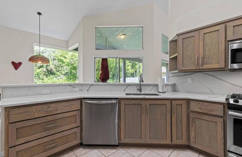 Port Orange House | ⭐Pet Friendly-Light and Bright, Updated 4-Bedroom Home-Sunrise Oaks⭐
