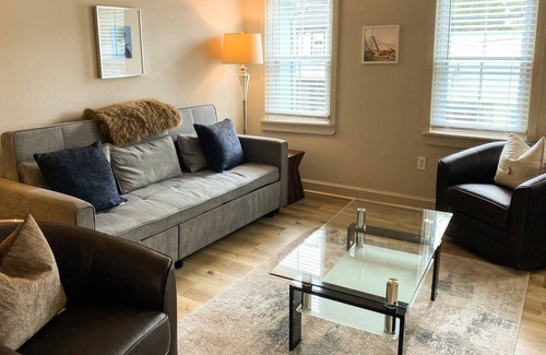 Eastport Apartment | Pet-friendly Loft in popular Eastport on 2nd Floor