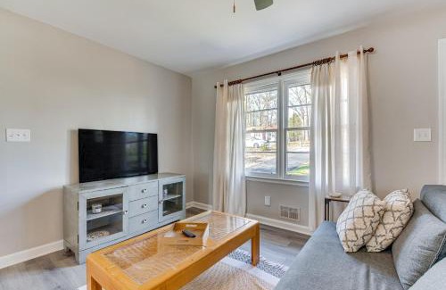 Mableton House | Pet-Friendly Mableton Home with Grill and Fire Pit!