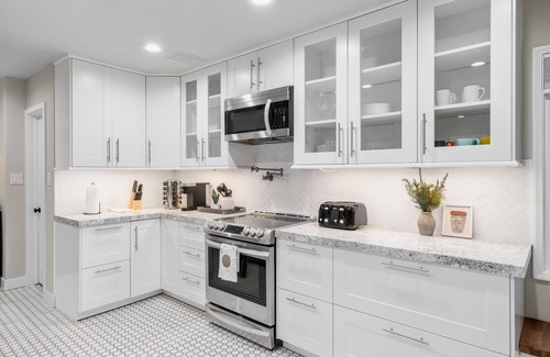 Fresno House | Pet Friendly, Mid-Century Modern Home with Central AC and whole home fan