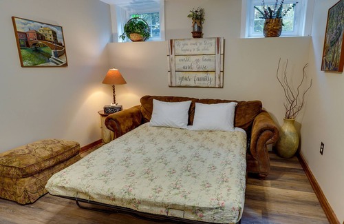 Bloomingburg House | Pet-Friendly Mid-Hudson Getaway w/ Fire Pit!